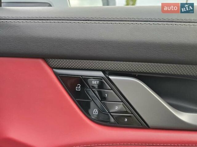 Серый Порше Тайкан, объемом двигателя 0 л и пробегом 89 тыс. км за 83888 $, фото 51 на Automoto.ua