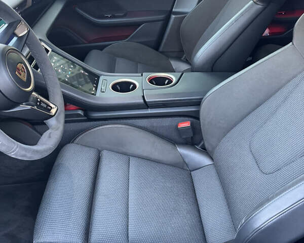 Серый Порше Тайкан, объемом двигателя 0 л и пробегом 114 тыс. км за 59500 $, фото 23 на Automoto.ua