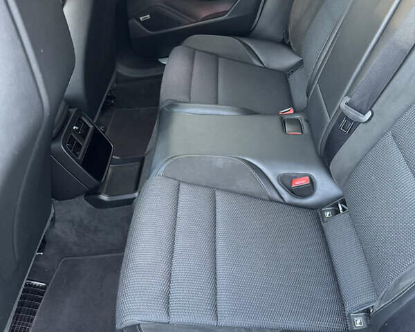 Серый Порше Тайкан, объемом двигателя 0 л и пробегом 114 тыс. км за 59500 $, фото 25 на Automoto.ua