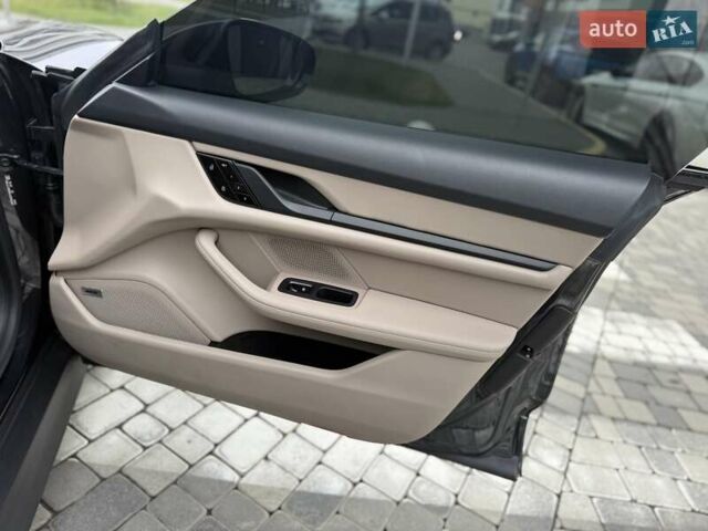 Серый Порше Тайкан, объемом двигателя 0 л и пробегом 53 тыс. км за 55000 $, фото 42 на Automoto.ua