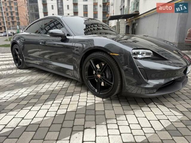 Серый Порше Тайкан, объемом двигателя 0 л и пробегом 53 тыс. км за 55000 $, фото 18 на Automoto.ua