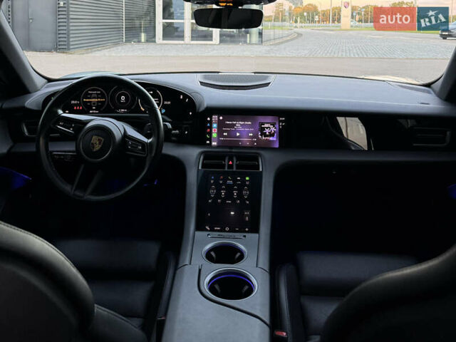 Серый Порше Тайкан, объемом двигателя 0 л и пробегом 82 тыс. км за 57500 $, фото 24 на Automoto.ua
