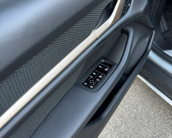 Серый Порше Тайкан, объемом двигателя 0 л и пробегом 114 тыс. км за 59500 $, фото 31 на Automoto.ua