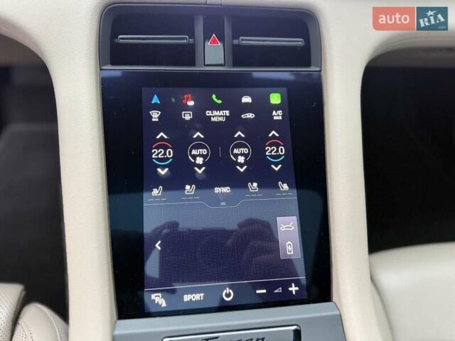 Серый Порше Тайкан, объемом двигателя 0 л и пробегом 53 тыс. км за 55000 $, фото 28 на Automoto.ua