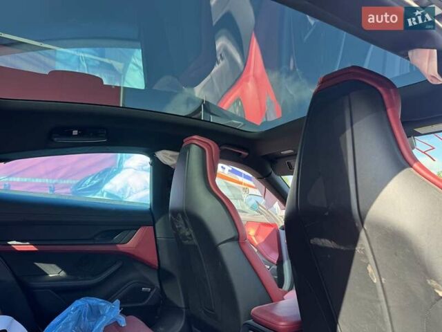 Сірий Порше Тайкан, об'ємом двигуна 0 л та пробігом 71 тис. км за 31500 $, фото 30 на Automoto.ua