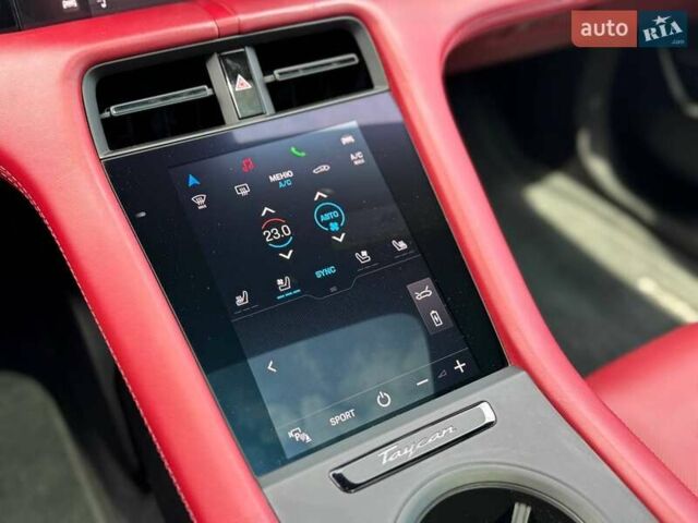 Серый Порше Тайкан, объемом двигателя 0 л и пробегом 80 тыс. км за 46600 $, фото 20 на Automoto.ua