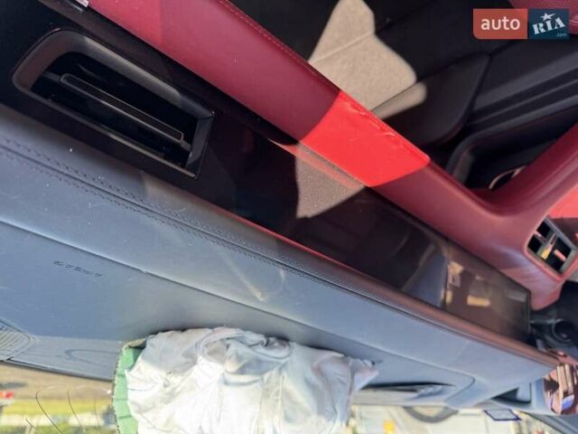 Сірий Порше Тайкан, об'ємом двигуна 0 л та пробігом 71 тис. км за 31500 $, фото 27 на Automoto.ua
