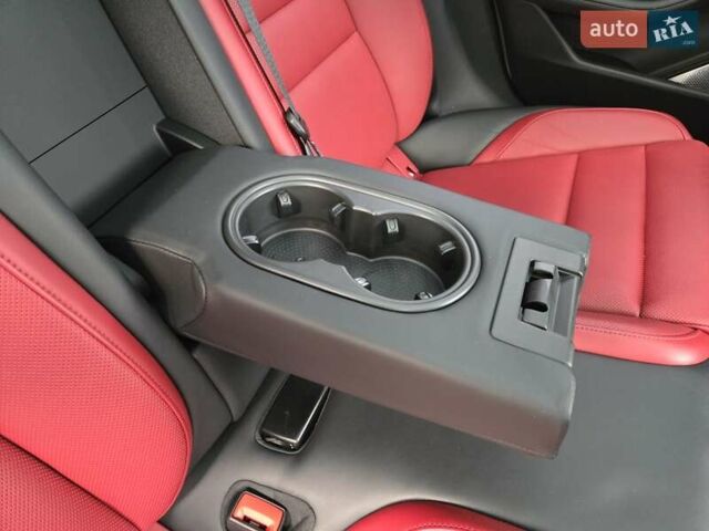 Серый Порше Тайкан, объемом двигателя 0 л и пробегом 89 тыс. км за 83888 $, фото 47 на Automoto.ua