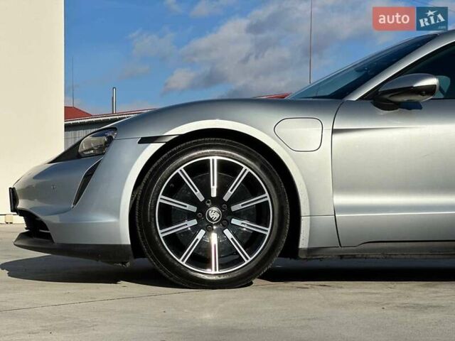 Серый Порше Тайкан, объемом двигателя 0 л и пробегом 80 тыс. км за 46600 $, фото 4 на Automoto.ua