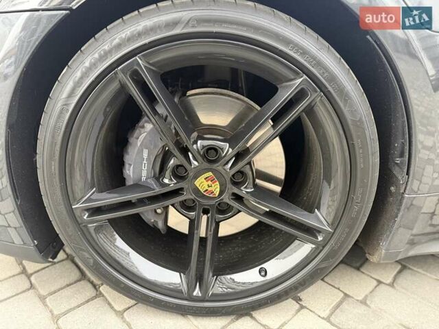 Серый Порше Тайкан, объемом двигателя 0 л и пробегом 53 тыс. км за 55000 $, фото 46 на Automoto.ua