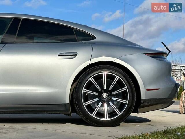 Серый Порше Тайкан, объемом двигателя 0 л и пробегом 80 тыс. км за 46600 $, фото 5 на Automoto.ua