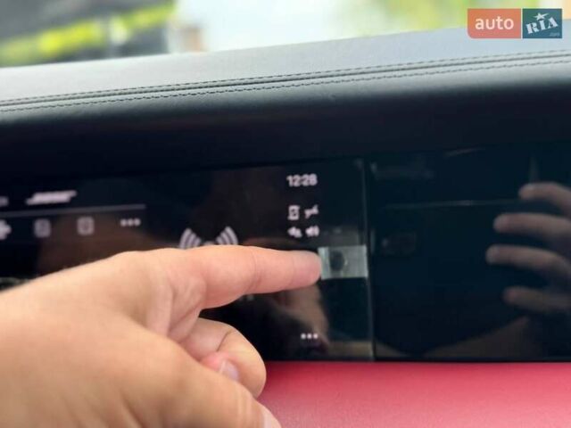 Серый Порше Тайкан, объемом двигателя 0 л и пробегом 80 тыс. км за 46600 $, фото 18 на Automoto.ua