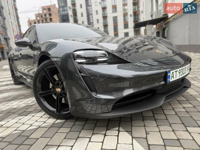 Серый Порше Тайкан, объемом двигателя 0 л и пробегом 53 тыс. км за 55000 $, фото 2 на Automoto.ua