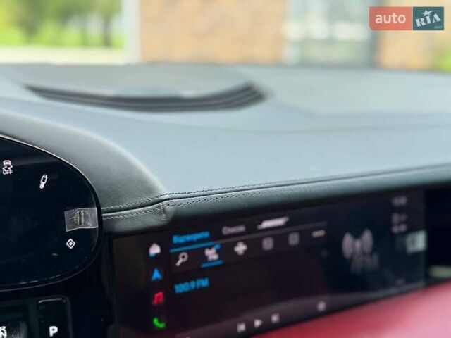 Серый Порше Тайкан, объемом двигателя 0 л и пробегом 80 тыс. км за 46600 $, фото 11 на Automoto.ua