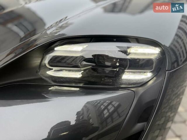 Серый Порше Тайкан, объемом двигателя 0 л и пробегом 53 тыс. км за 55000 $, фото 43 на Automoto.ua