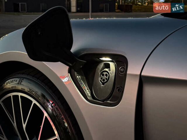 Серый Порше Тайкан, объемом двигателя 0 л и пробегом 82 тыс. км за 57500 $, фото 49 на Automoto.ua