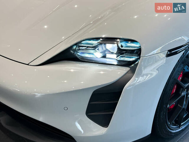 Серый Порше Тайкан, объемом двигателя 0 л и пробегом 10 тыс. км за 93000 $, фото 8 на Automoto.ua