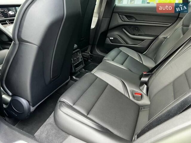 Серый Порше Тайкан, объемом двигателя 0 л и пробегом 21 тыс. км за 55000 $, фото 21 на Automoto.ua