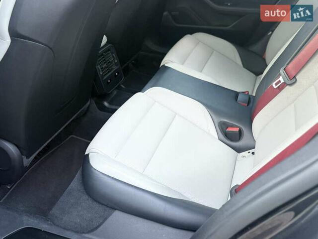 Серый Порше Тайкан, объемом двигателя 0 л и пробегом 63 тыс. км за 85000 $, фото 33 на Automoto.ua