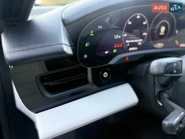 Серый Порше Тайкан, объемом двигателя 0 л и пробегом 63 тыс. км за 85000 $, фото 45 на Automoto.ua