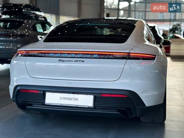 Серый Порше Тайкан, объемом двигателя 0 л и пробегом 10 тыс. км за 93000 $, фото 4 на Automoto.ua
