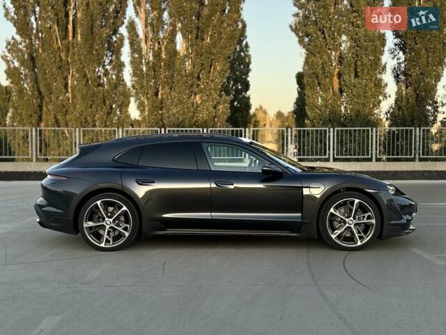 Серый Порше Тайкан, объемом двигателя 0 л и пробегом 63 тыс. км за 72100 $, фото 5 на Automoto.ua