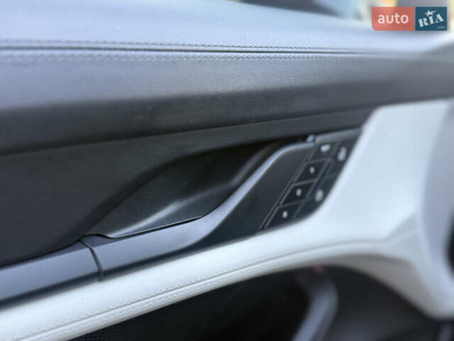 Серый Порше Тайкан, объемом двигателя 0 л и пробегом 63 тыс. км за 85000 $, фото 29 на Automoto.ua