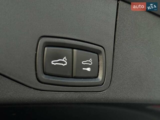 Серый Порше Тайкан, объемом двигателя 0 л и пробегом 63 тыс. км за 72100 $, фото 60 на Automoto.ua