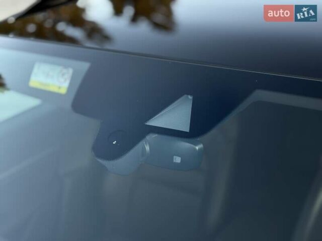 Серый Порше Тайкан, объемом двигателя 0 л и пробегом 63 тыс. км за 72100 $, фото 24 на Automoto.ua