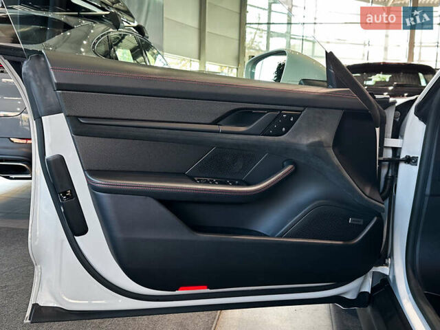 Серый Порше Тайкан, объемом двигателя 0 л и пробегом 10 тыс. км за 93000 $, фото 12 на Automoto.ua
