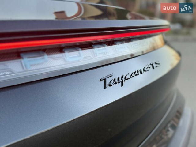 Серый Порше Тайкан, объемом двигателя 0 л и пробегом 63 тыс. км за 85000 $, фото 24 на Automoto.ua
