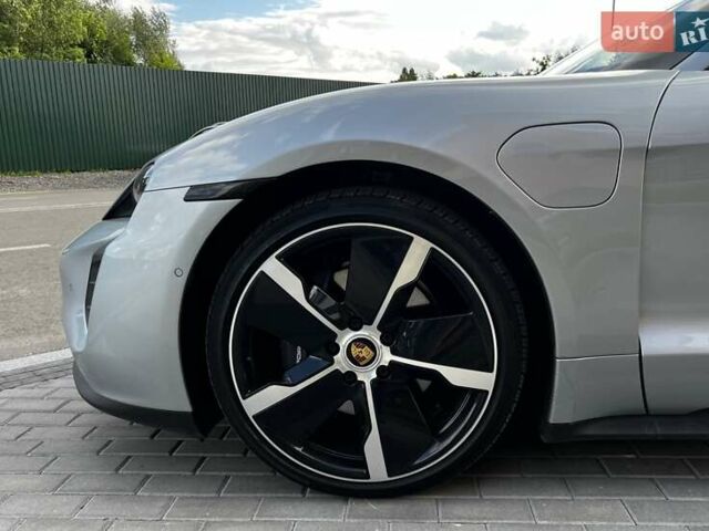 Серый Порше Тайкан, объемом двигателя 0 л и пробегом 21 тыс. км за 55000 $, фото 14 на Automoto.ua
