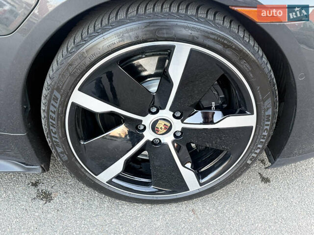 Серый Порше Тайкан, объемом двигателя 0 л и пробегом 63 тыс. км за 85000 $, фото 20 на Automoto.ua
