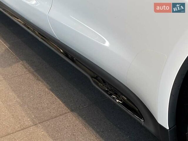 Серый Порше Тайкан, объемом двигателя 0 л и пробегом 10 тыс. км за 93000 $, фото 10 на Automoto.ua