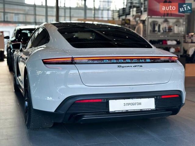 Серый Порше Тайкан, объемом двигателя 0 л и пробегом 10 тыс. км за 93000 $, фото 6 на Automoto.ua