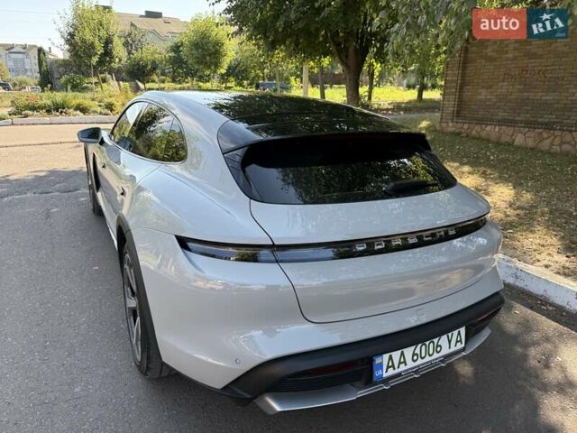 Серый Порше Тайкан, объемом двигателя 0 л и пробегом 1 тыс. км за 106900 $, фото 4 на Automoto.ua