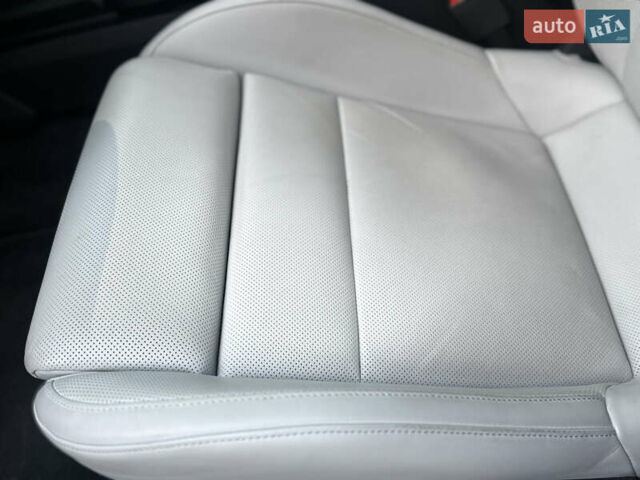 Серый Порше Тайкан, объемом двигателя 0 л и пробегом 63 тыс. км за 85000 $, фото 30 на Automoto.ua