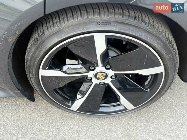 Серый Порше Тайкан, объемом двигателя 0 л и пробегом 63 тыс. км за 85000 $, фото 22 на Automoto.ua