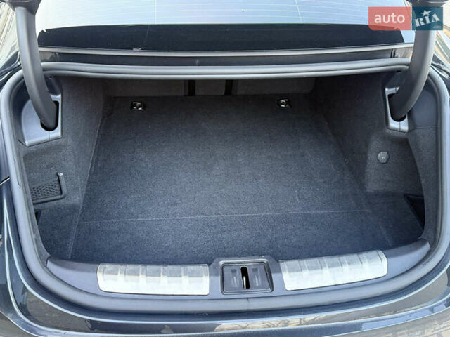 Серый Порше Тайкан, объемом двигателя 0 л и пробегом 63 тыс. км за 85000 $, фото 36 на Automoto.ua