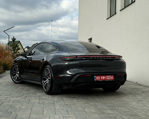 Серый Порше Тайкан, объемом двигателя 0 л и пробегом 55 тыс. км за 52400 $, фото 3 на Automoto.ua