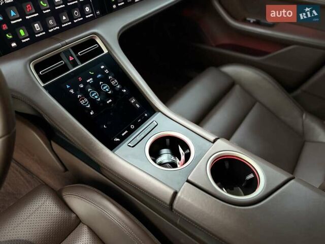 Серый Порше Тайкан, объемом двигателя 0 л и пробегом 63 тыс. км за 72100 $, фото 50 на Automoto.ua