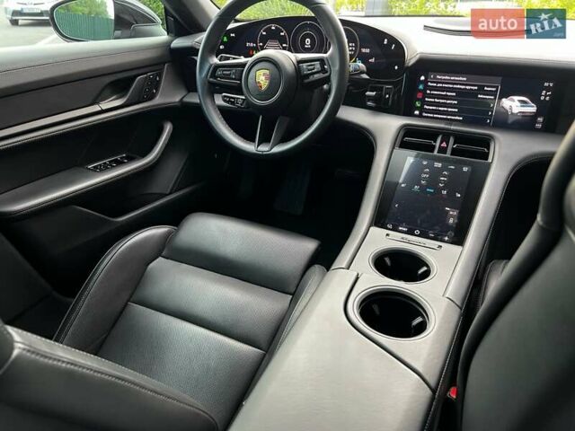 Серый Порше Тайкан, объемом двигателя 0 л и пробегом 21 тыс. км за 55000 $, фото 20 на Automoto.ua