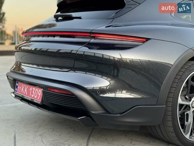 Серый Порше Тайкан, объемом двигателя 0 л и пробегом 63 тыс. км за 72100 $, фото 29 на Automoto.ua