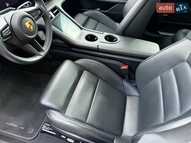 Серый Порше Тайкан, объемом двигателя 0 л и пробегом 21 тыс. км за 55000 $, фото 17 на Automoto.ua