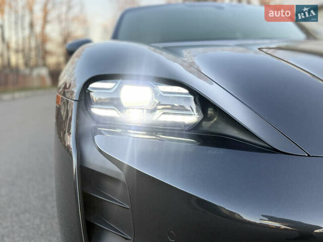 Серый Порше Тайкан, объемом двигателя 0 л и пробегом 63 тыс. км за 85000 $, фото 27 на Automoto.ua