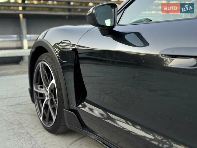 Серый Порше Тайкан, объемом двигателя 0 л и пробегом 63 тыс. км за 72100 $, фото 19 на Automoto.ua