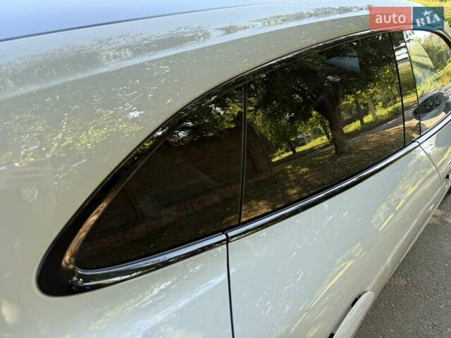 Серый Порше Тайкан, объемом двигателя 0 л и пробегом 1 тыс. км за 106900 $, фото 43 на Automoto.ua