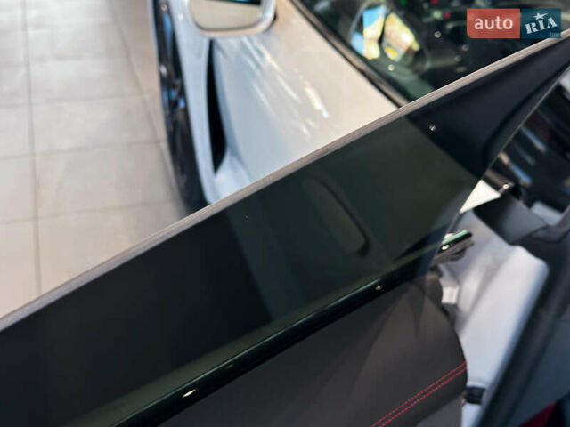 Серый Порше Тайкан, объемом двигателя 0 л и пробегом 10 тыс. км за 93000 $, фото 14 на Automoto.ua