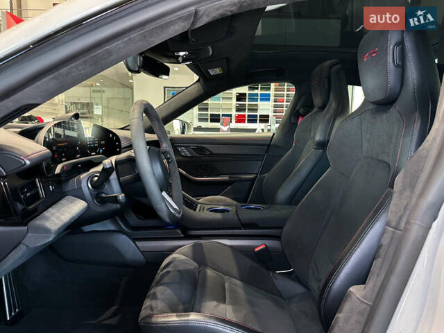 Серый Порше Тайкан, объемом двигателя 0 л и пробегом 10 тыс. км за 93000 $, фото 17 на Automoto.ua