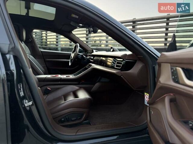 Серый Порше Тайкан, объемом двигателя 0 л и пробегом 63 тыс. км за 72100 $, фото 51 на Automoto.ua